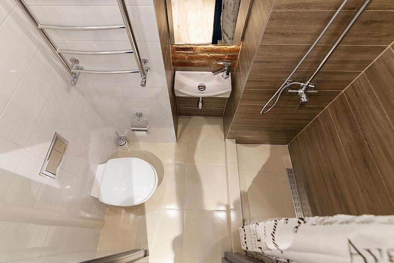Leogrand Three Bedrooms Vip Apartments On Kniazia Romana 12 ลวีฟ ภายนอก รูปภาพ