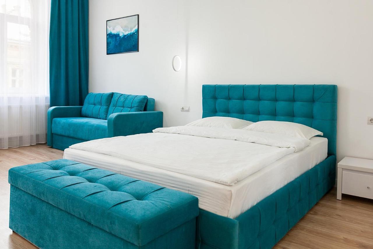 Leogrand Three Bedrooms Vip Apartments On Kniazia Romana 12 ลวีฟ ภายนอก รูปภาพ